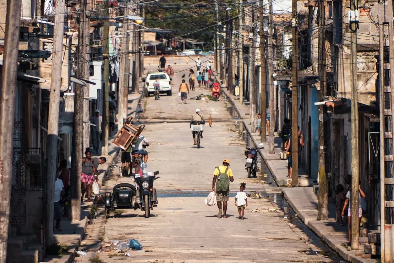 Cuba’s cashless measures backfire on businesses