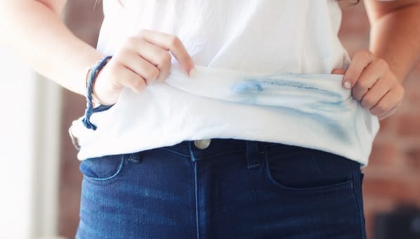 How To Stop Jeans From Bleeding | How To Prevent Crocking - SHEfinds How To Stop Jeans From Bleeding | How To Prevent Crocking - SHEfinds