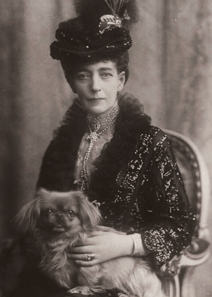 Queen Alexandra was 77 years old when this photo was taken : r/UKmonarchs