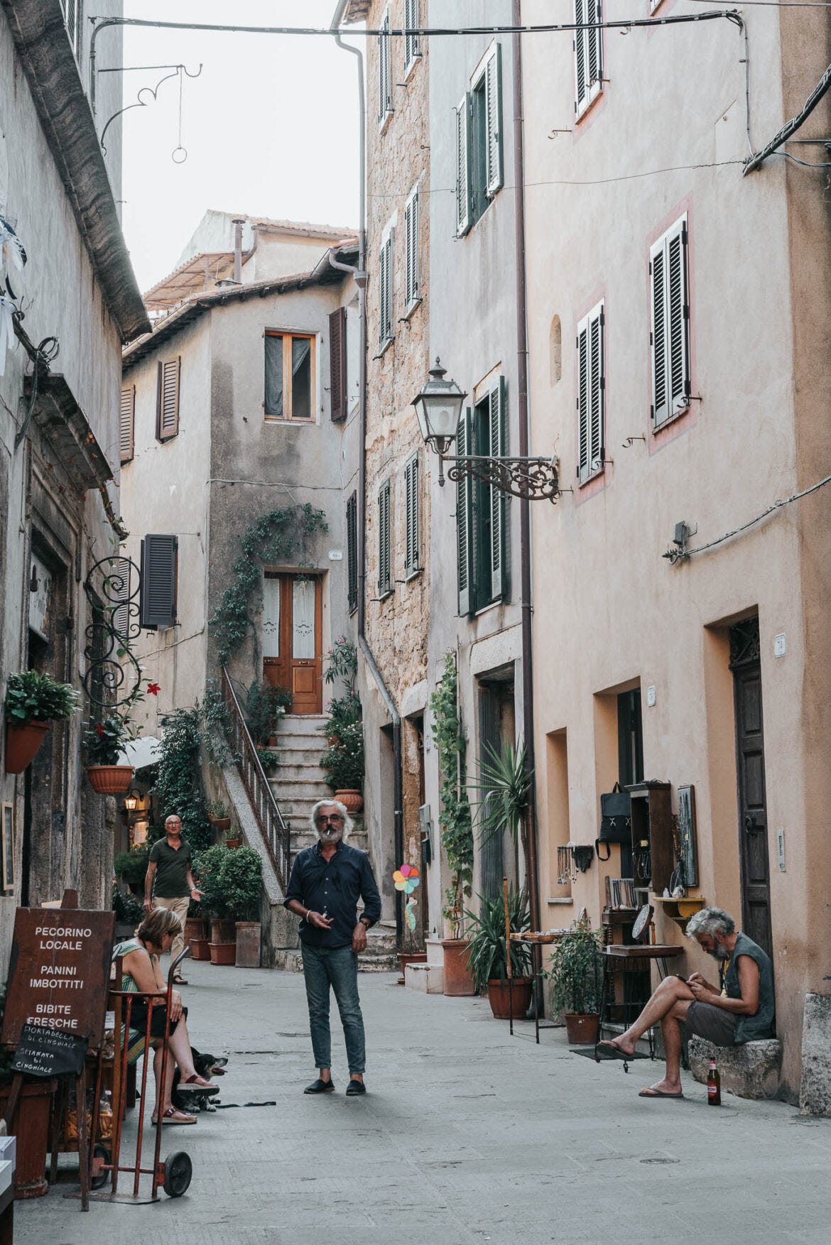 August in southern Tuscany is alive with local festivals and traditions, offering a truly immersive cultural experience. 