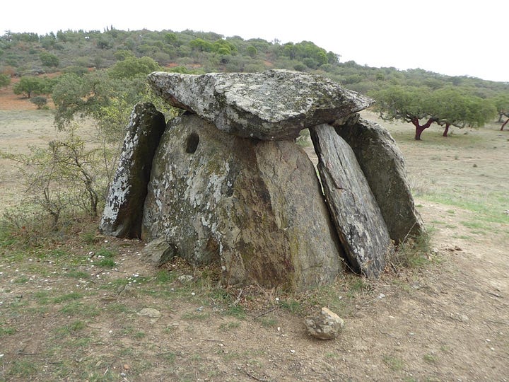 http://noledigasamimadrequeestoyhaciendofoto.blogspot.com/2019/11/anta-da-herdade-da-candeeira-dolmen.html