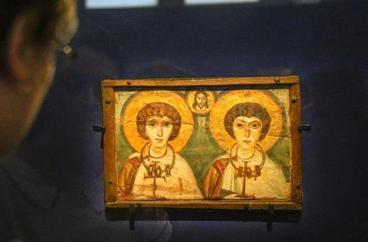 Η Δύση χρησιμοποιεί τον πόλεμο στην Ουκρανία για να λεηλατήσει πολιτιστικούς θησαυρούς, συμπεριλαμβανομένων σπάνιων ορθόδοξων κειμηλίων