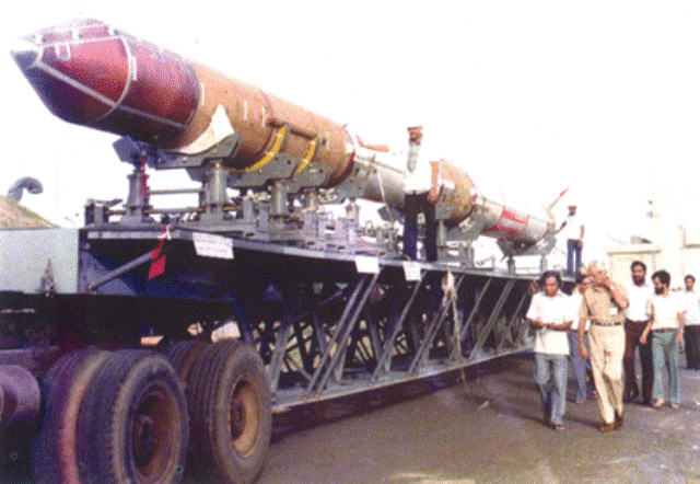 Dr APJ Abdul Kalam and Prof Satish Dhawan accompanying SLV-3 to its Launch Pad Dr APJ Abdul Kalam and Prof Satish Dhawan accompanying SLV-3 to its Launch Pad