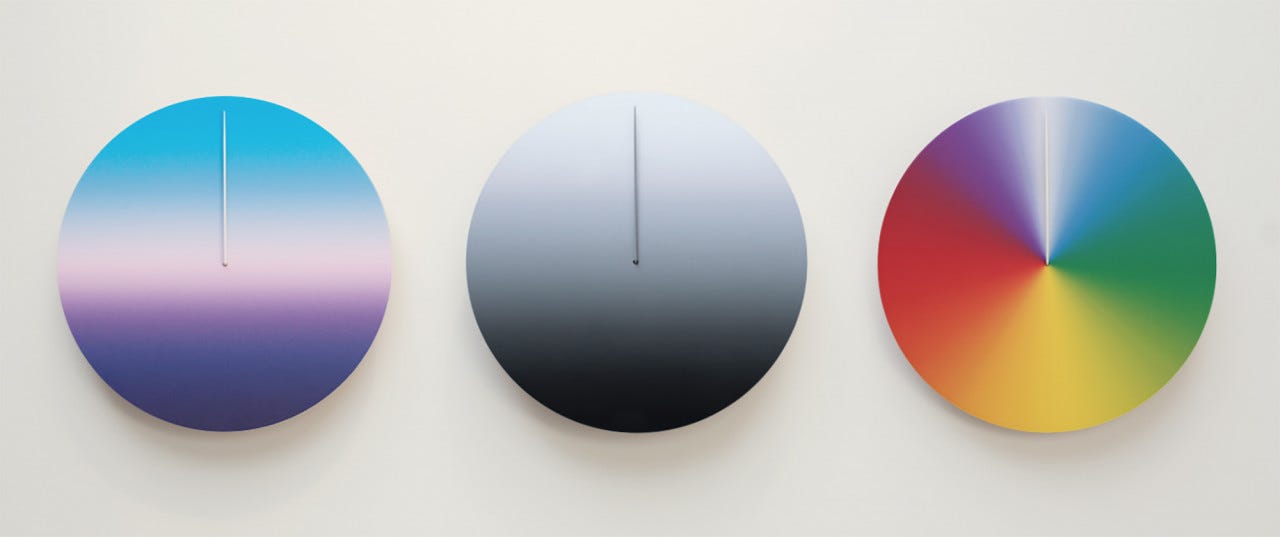 The Present Moon: A Lunar Clock with a Unique Take on Time The Present Moon: A Lunar Clock with a Unique Take on Time