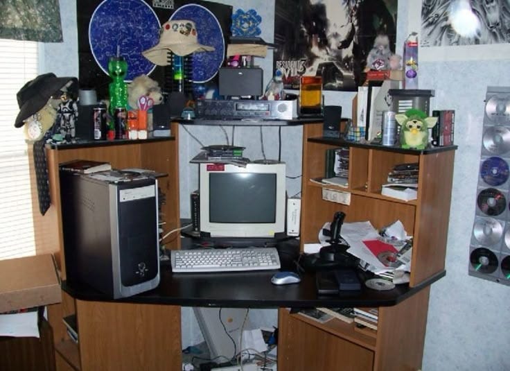 2000s bedroom computer
