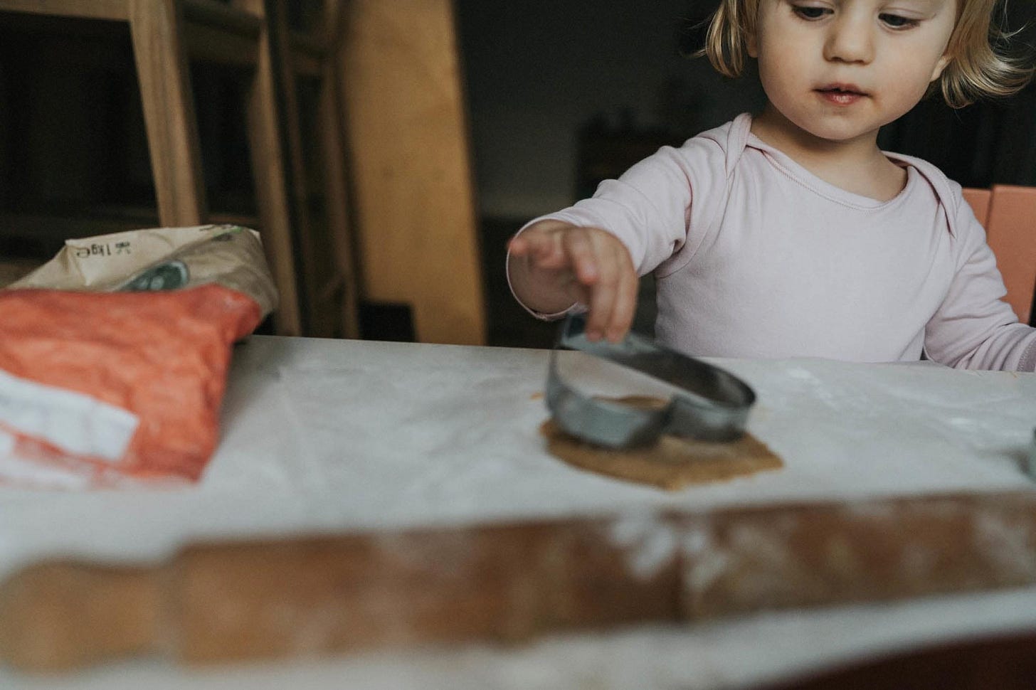 Make play inevitable: how nudges guide your child towards independent play Make play inevitable: how nudges guide your child towards independent play