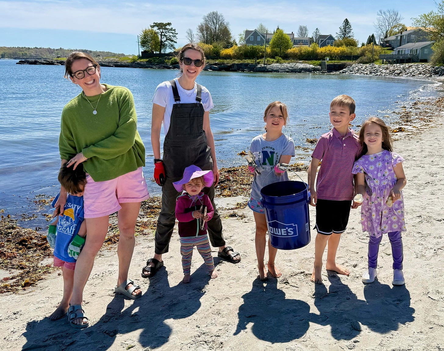Chickadeeds volunteers at the Coastal Clean-Up event with Surfrider Foundation