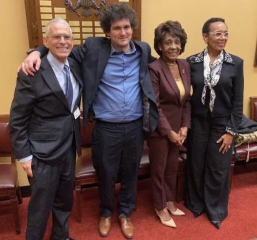 Maxine Waters Criticized for Praising SBF — Lawmaker Says 'We Appreciate  That You've Been Candid' – Regulation Bitcoin News
