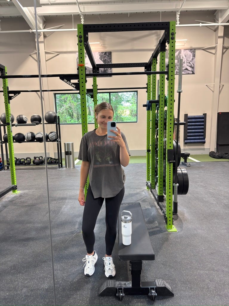 girl in the gym doing a strength and conditioning class