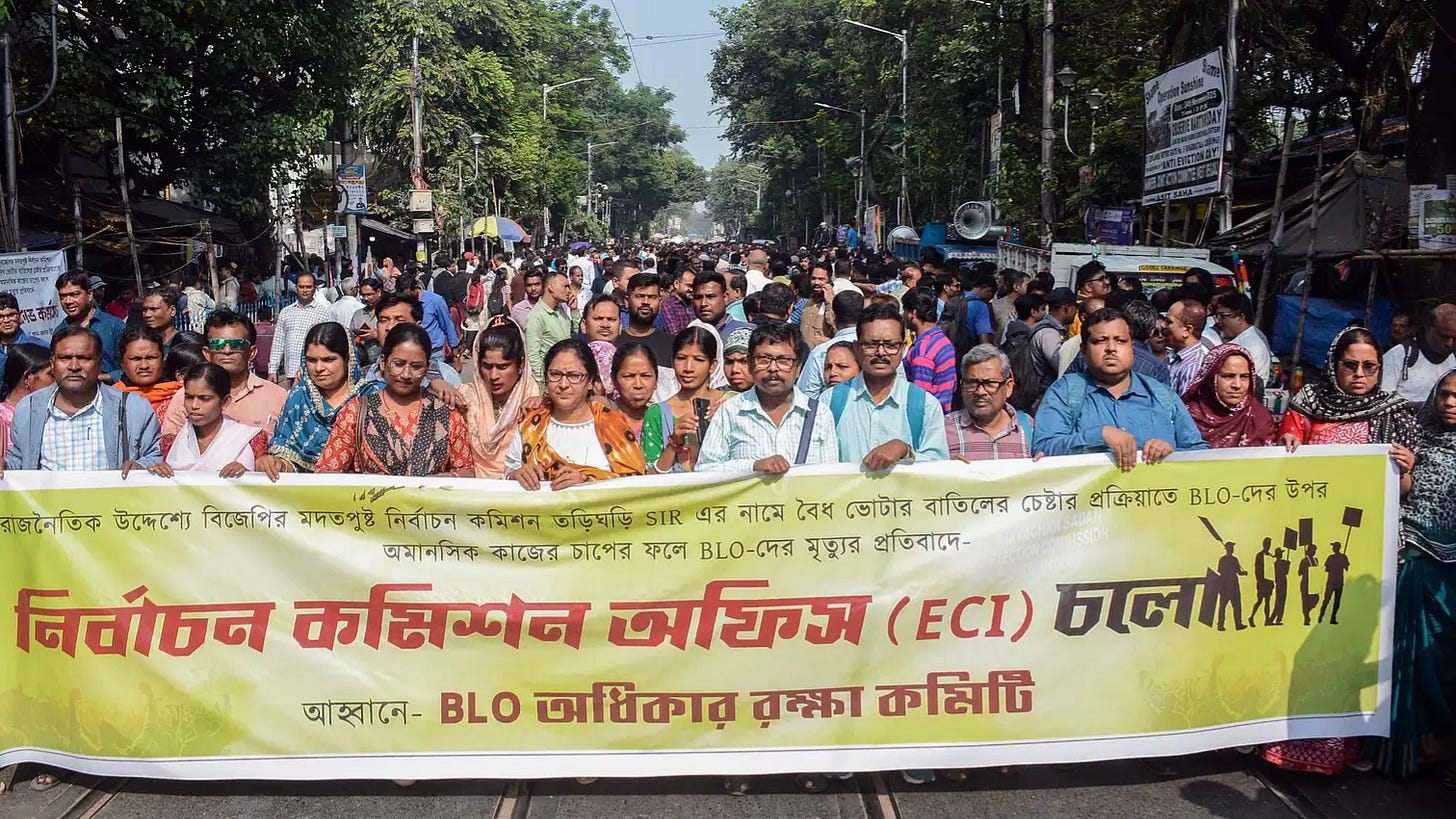 ECI flags 'serious security breach' after overnight BLO protest at Kolkata  CEO office, seeks action report :: News Eisamay