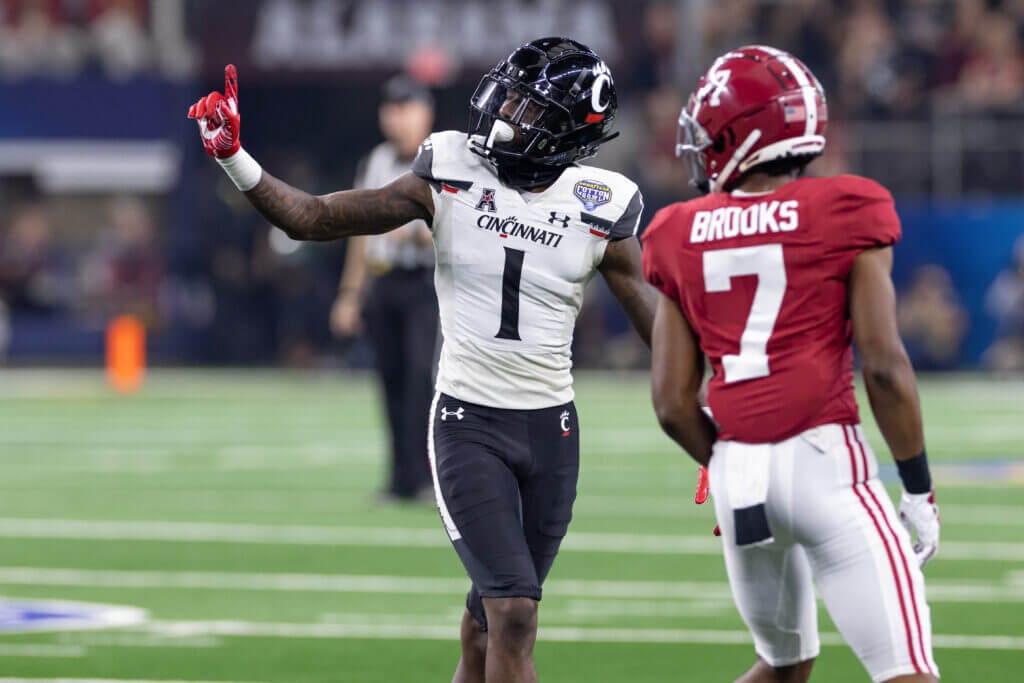 Vikings mock draft reaction: Cincinnati's Ahmad Gardner just makes sense in  first round – The Athletic