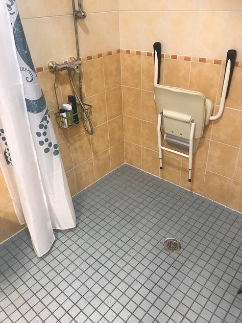 images of the house and pool