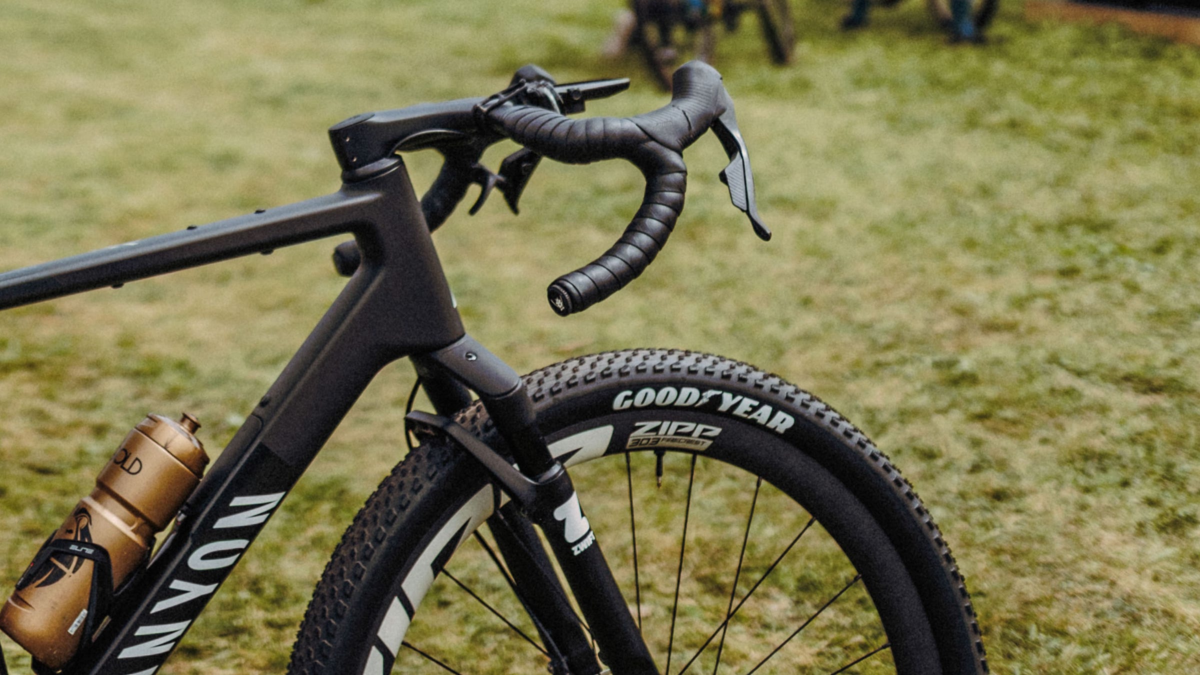 Canyon x DT Swiss gravel suspension fork