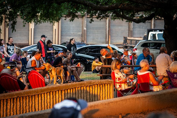 Hellen Bach / all photos by author