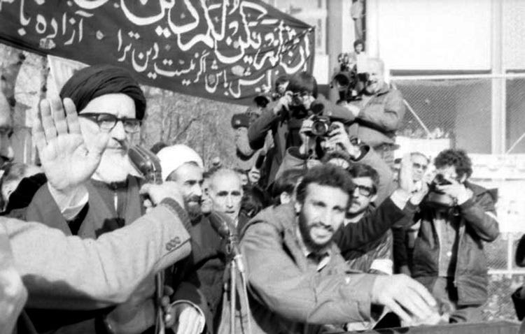 File:Mahmoud Taleghani 13 January 1979 speech in Tehran University (08).jpg