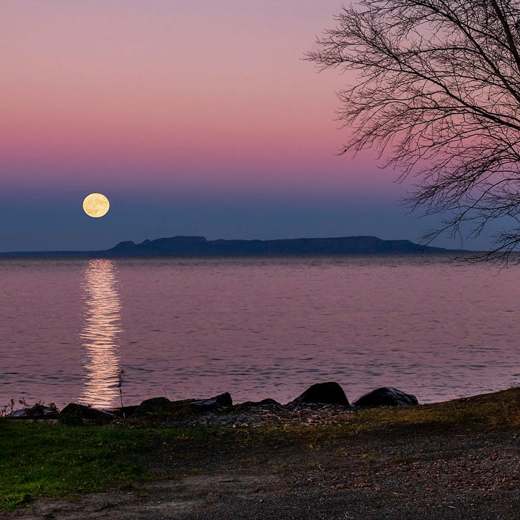 Moon rising over the Sleeping Giant. Moon rising over the Sleeping Giant.