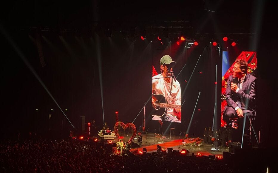 Tayc, Naza, Sheryfa Luna, Chico… La soirée folle de Pierre Niney et Loris  Giuliano à l'Accor Arena - Le Parisien