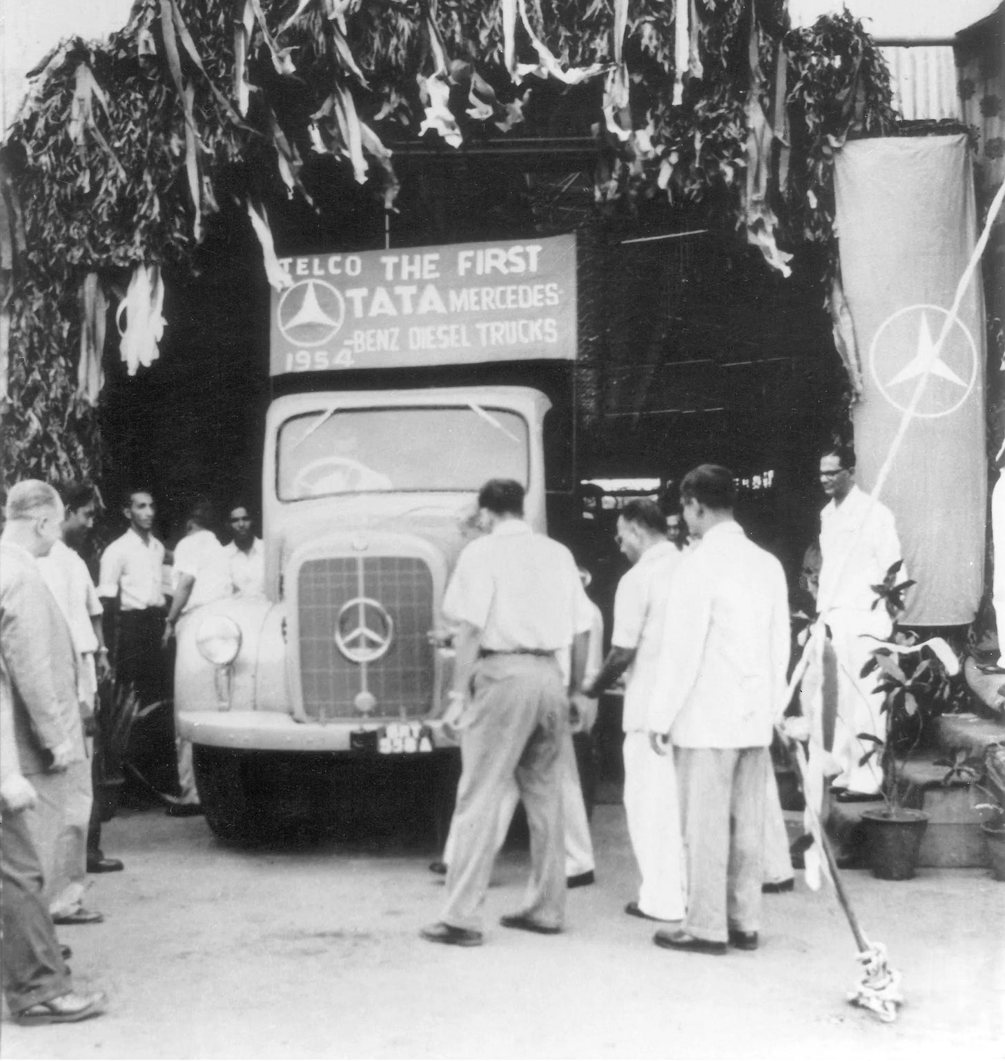 TELCO Tata-Mercedes-Benz diesel truck in India, 1954
