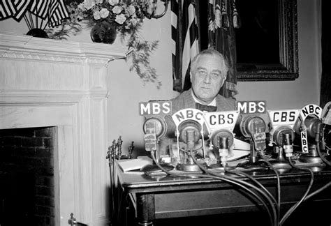 Fireside Chats, Roosevelt's Radio Appeals to Ordinary Americans Fireside Chats, Roosevelt's Radio Appeals to Ordinary Americans