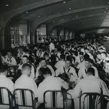 U. S. Naval Academy Store - What do Midshipmen eat? According to the USNA  website, “The Midshipmen's favorite menu items include buffalo chicken  sandwiches, hamburgers, mac and cheese, tacos, and burritos, as