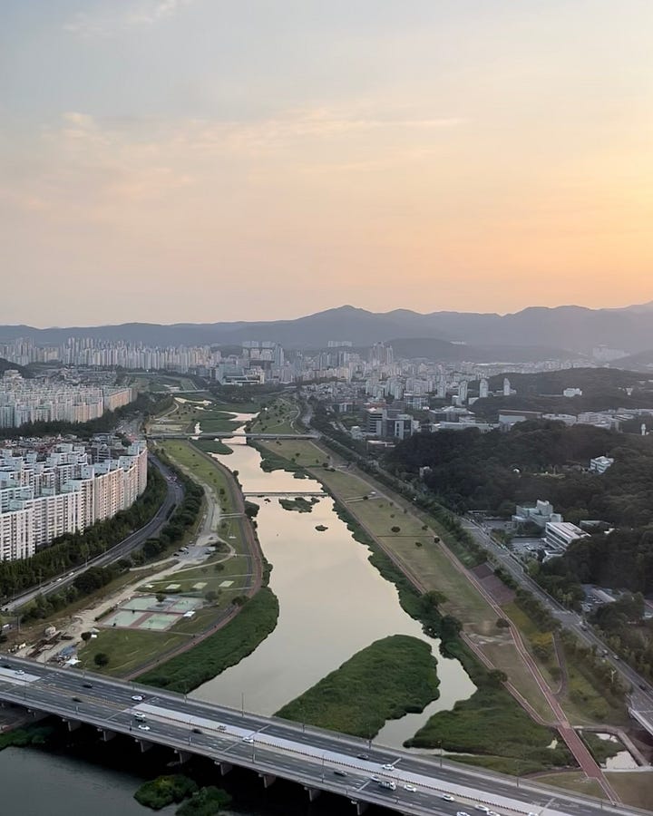 Sungsimdang bakery and a river in Daejeon