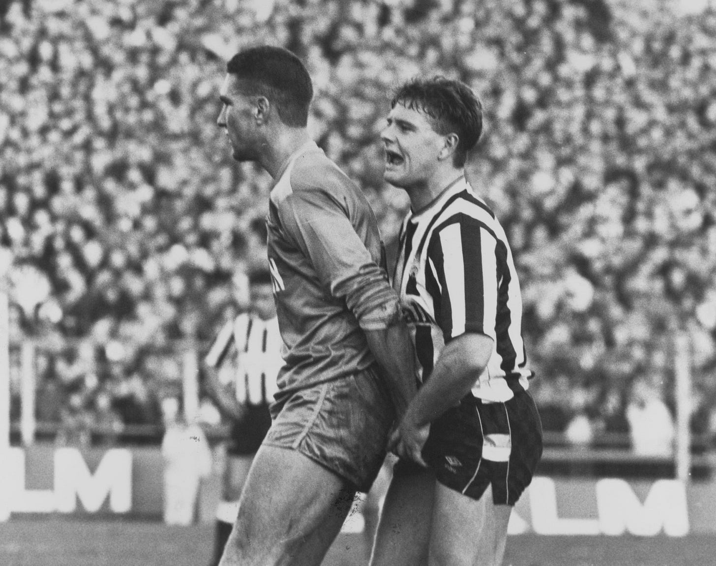 Paul Gascoigne and Vinnie Jones recall that iconic ball ...