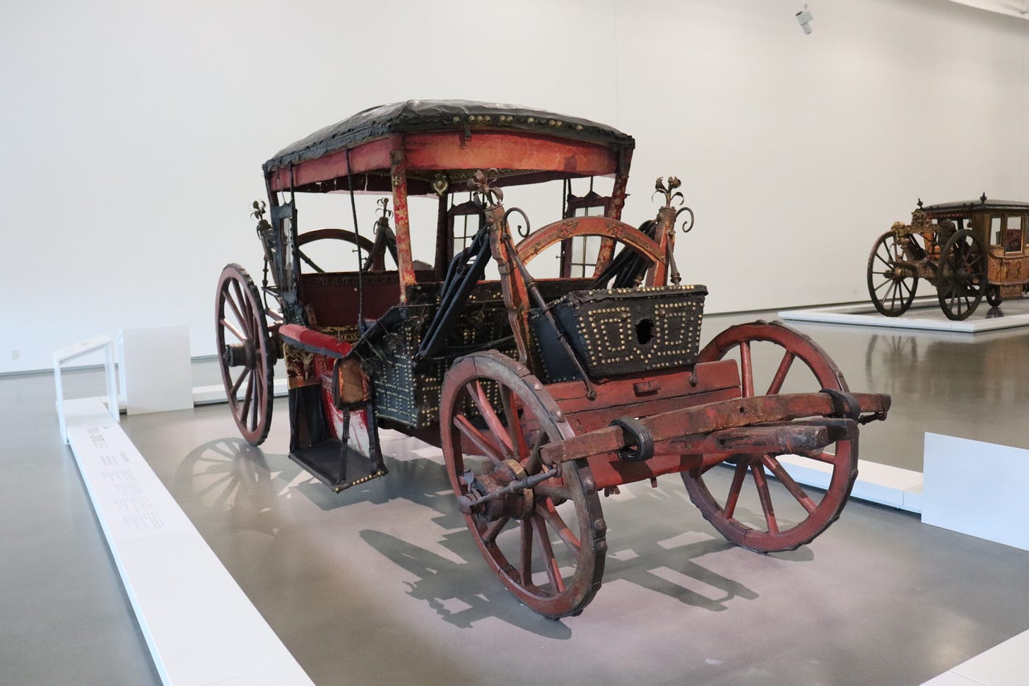 Image of an old horse drawn carriage