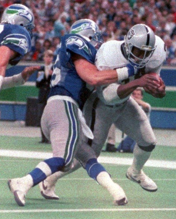 Bo Jackson truck sticks Brian Bosworth. Pure power versus the original "roid" head. | Bo jackson ... Bo Jackson truck sticks Brian Bosworth. Pure power versus the original "roid" head. | Bo jackson ...