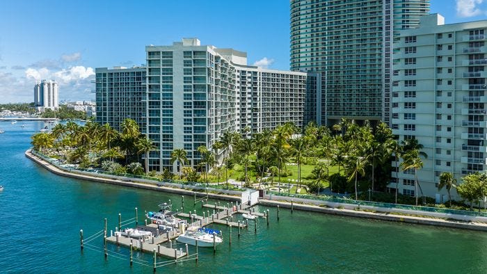 Blackstone Making $10 Billion Multifamily Purchase, Going on the Real  Estate Offensive - WSJ