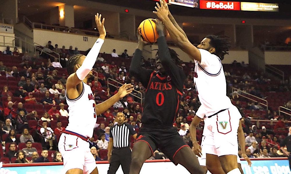 Gwath Goes Off As #24 Aztecs Best Bulldogs 84-62 In Fresno | Mountain West Wire Gwath Goes Off As #24 Aztecs Best Bulldogs 84-62 In Fresno | Mountain West Wire
