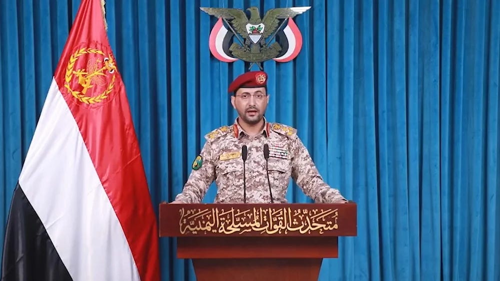 Yemeni Armed Forces spokesperson Brigadier General Yahya Saree delivers a televised address. (Screengrab, military media)
