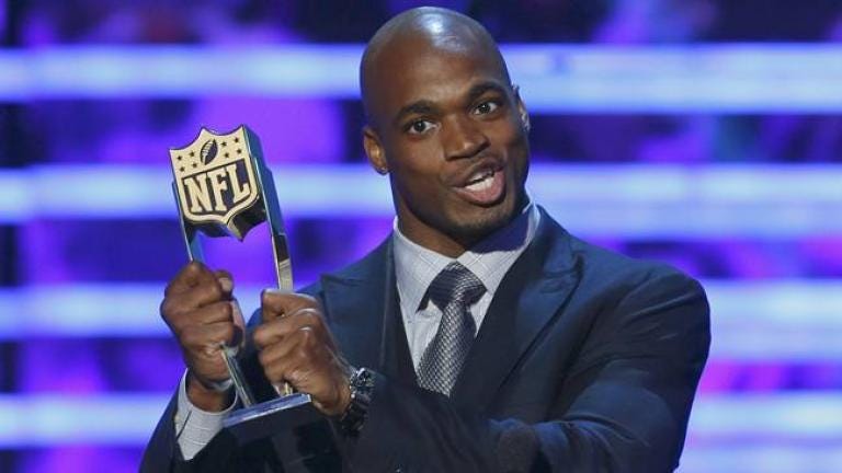 Adrian Peterson gana premio MVP temporada 2012 de la NFL