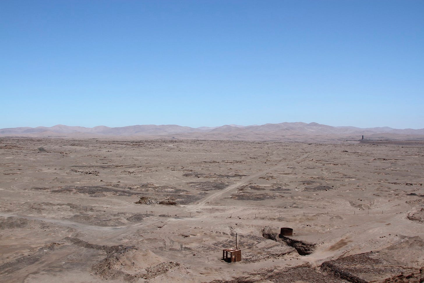 Desolate landscape of the Atacama Desert near to Humberstone nitrate ...