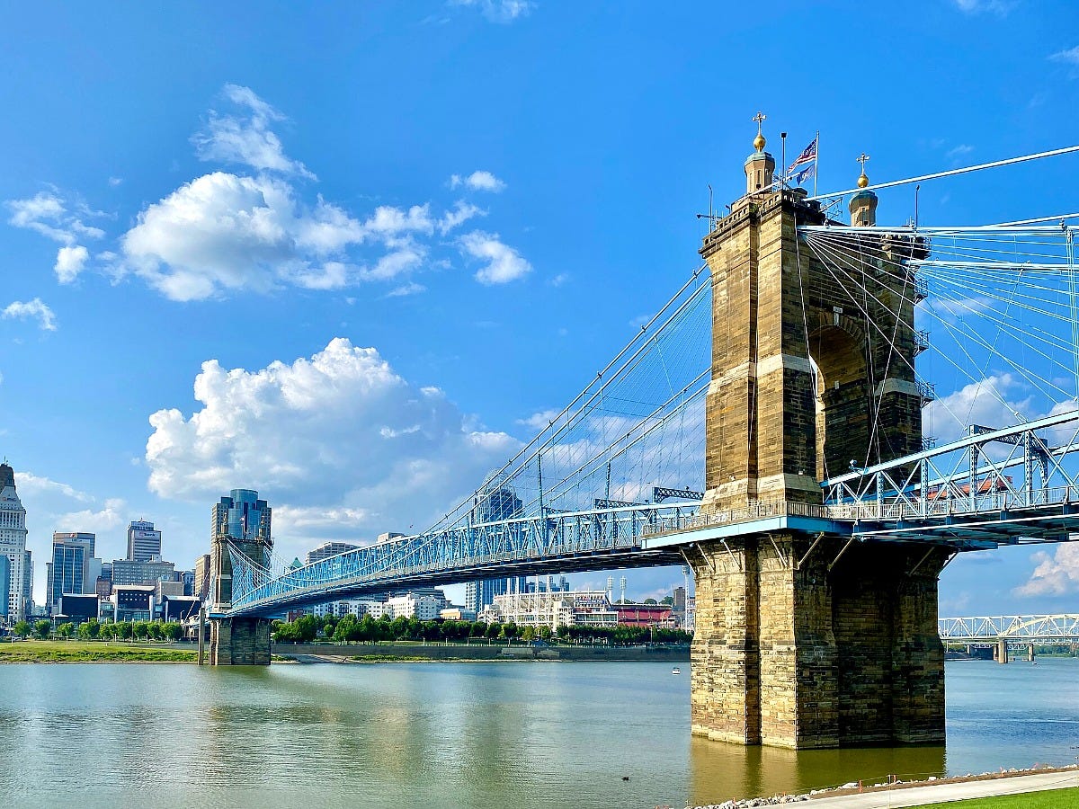 The Cincinnati skyline and the Roebling Bridge from Covington, Kentucky. Image: w_lemay via Wikimedia Commons