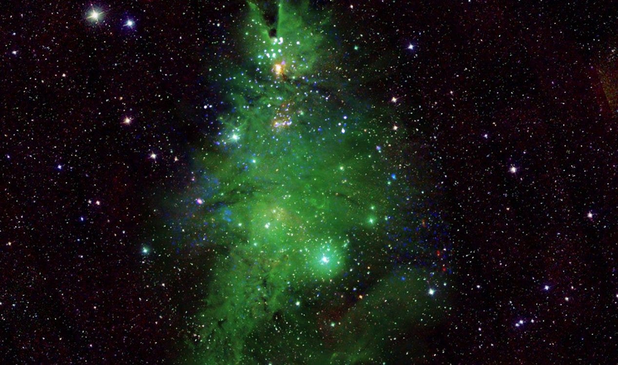 NASA publica imagem festiva do distante ‘Aglomerado de Árvores de Natal’. NASA publica imagem festiva do distante ‘Aglomerado de Árvores de Natal’.