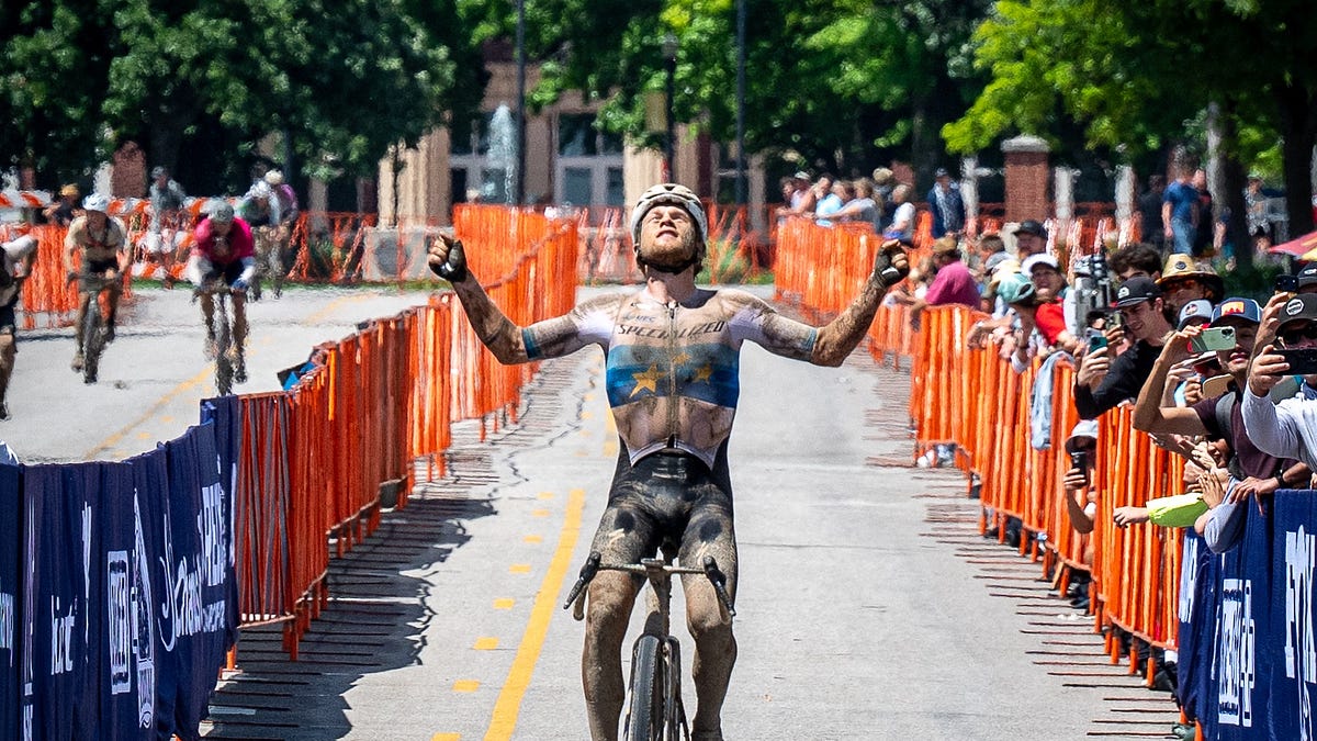 Mads Würtz Schmidt Wins UNBOUND Gravel 200 2026 After Keegan
