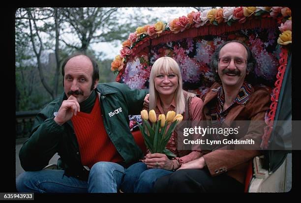 Peter Paul And Mary Photos and Premium High Res Pictures - Getty Images