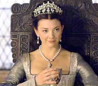 Dormer keeps level head as courtly Queen Anne – Boston Herald