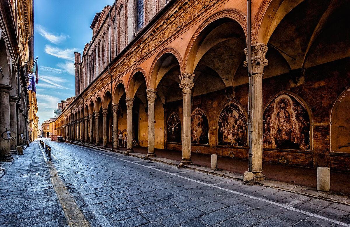Via Zamboni, Bologna | JuzaPhoto Via Zamboni, Bologna | JuzaPhoto