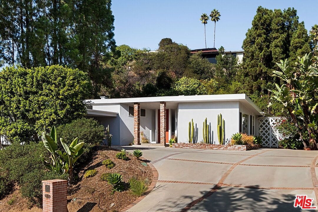 carousel photo #1 (MLS) carousel photo #1 (MLS)