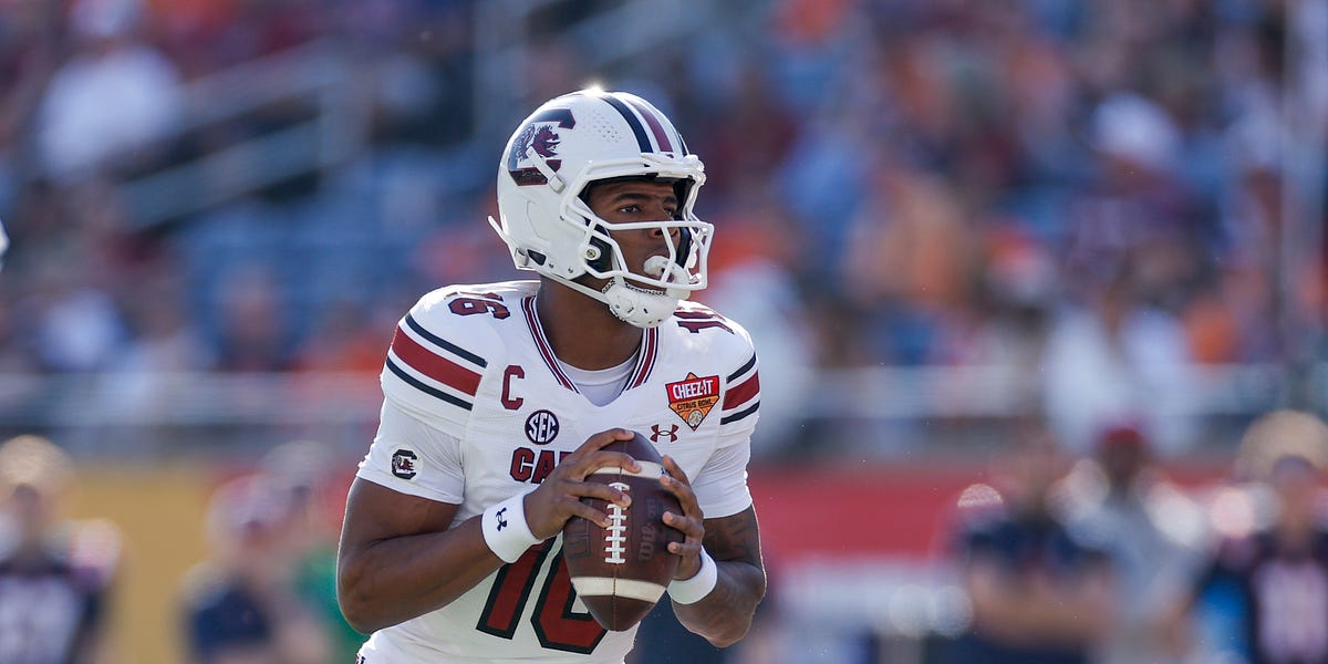 2026 Quarterback Class: Potential Stars Face Tough Choices