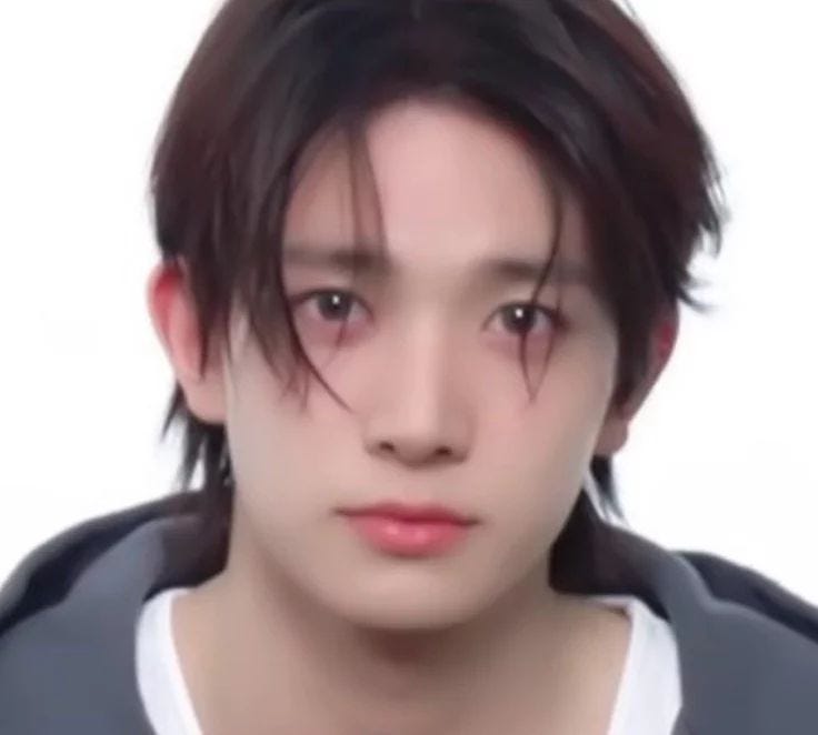  Wajahnya merona merah padam, matanya berkabut sayu, dan tanpa sadar, untaian kata yang paling manis sekaligus mematikan lolos begitu saja dari bilah bibir plumpy-nya