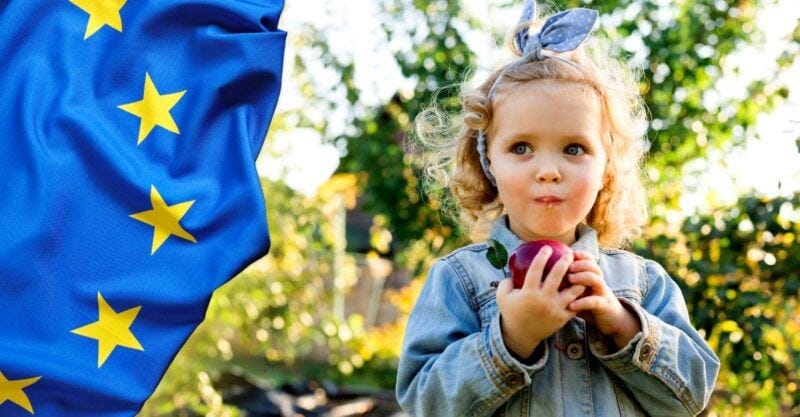 girl eating apple