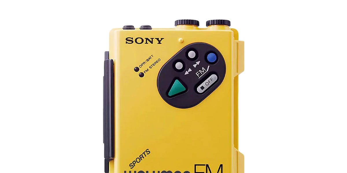 SONY sports walkman FM スポーツウォークマン The Birth of the Sports Walkman - by ObsoleteSony