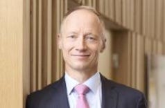 Afbeelding met persoon, kleding, Menselijk gezicht, glimlach

Automatisch gegenereerde beschrijving