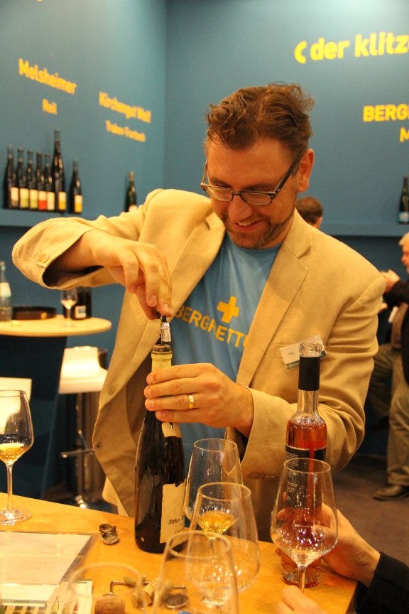 Jan gingerly prises the cork out of the 1971 Eiswein Jan gingerly prises the cork out of the 1971 Eiswein