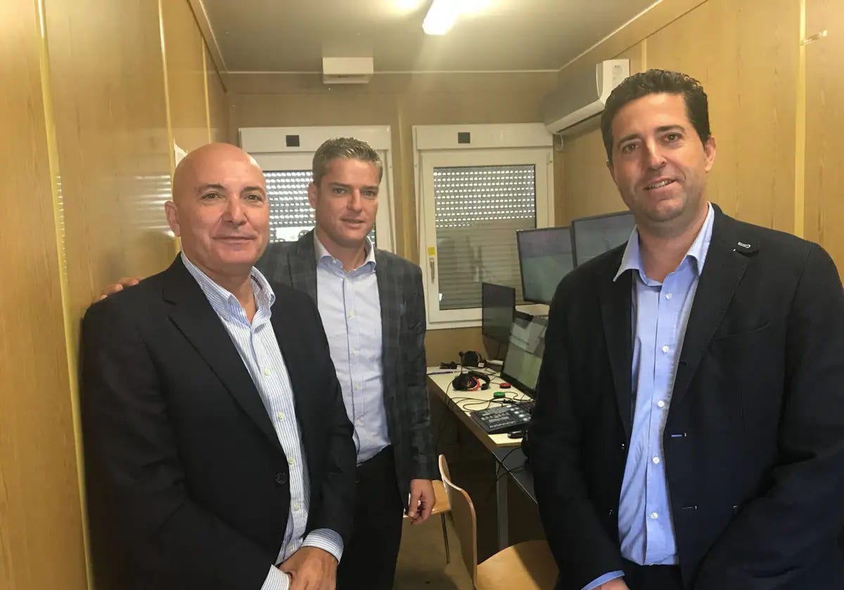 López Nieto with Luis Gil (in the center) and Sergio Sánchez. López Nieto with Luis Gil (in the center) and Sergio Sánchez.