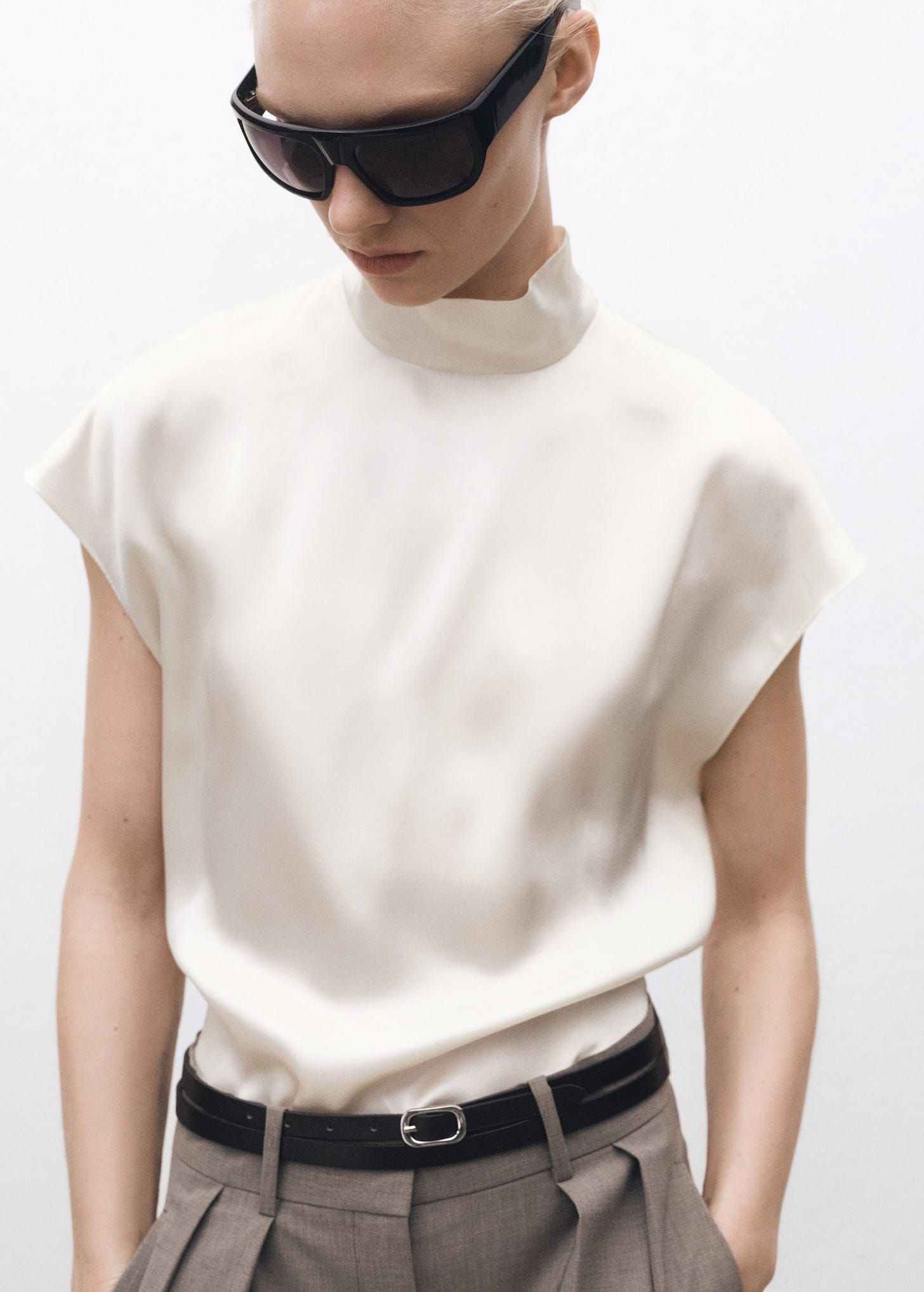 High neck silk blouse - Details of the article 1