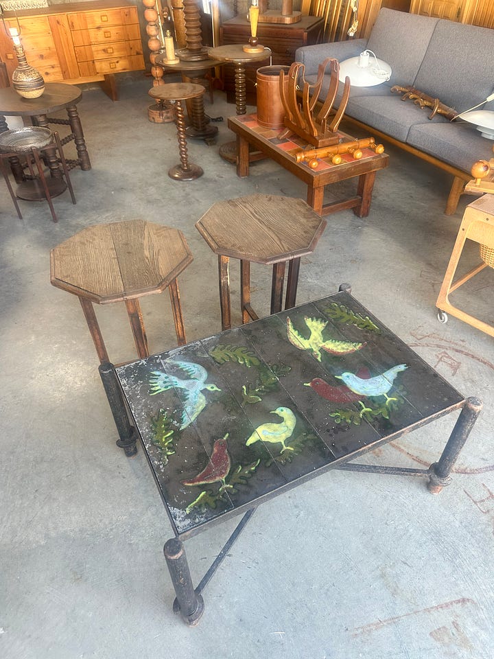 Round top antique furniture