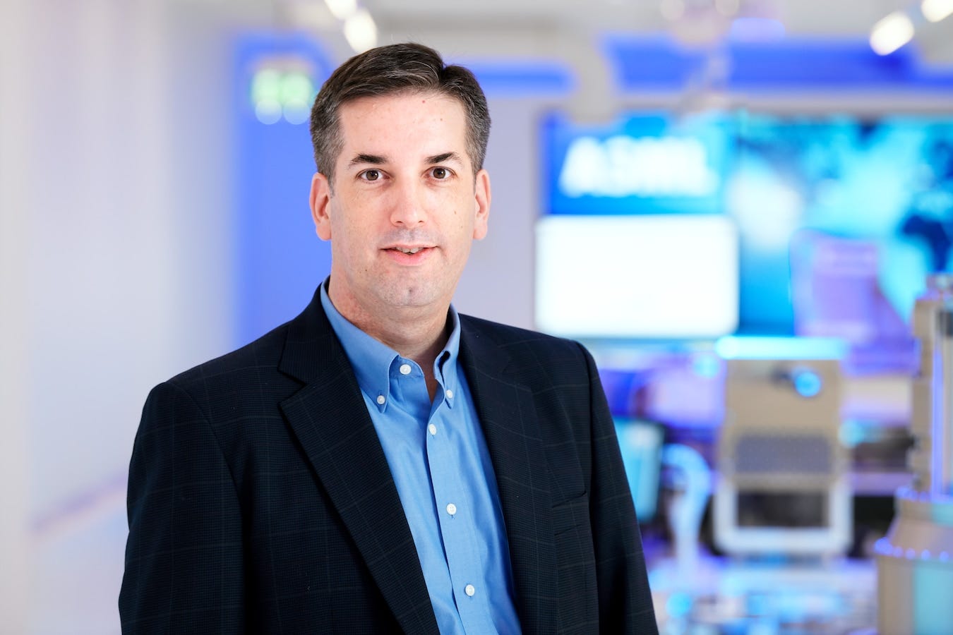 Na vertraging gaat nieuw instrument van ASML in VS alsnog naar klant | Foto | AD.nl Na vertraging gaat nieuw instrument van ASML in VS alsnog naar klant | Foto | AD.nl